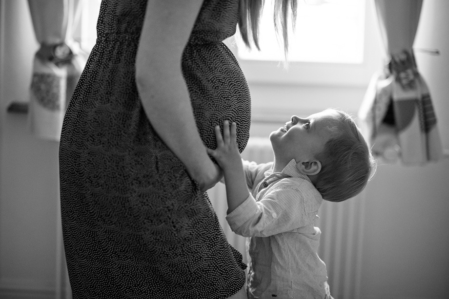 9 months pregnany portrait