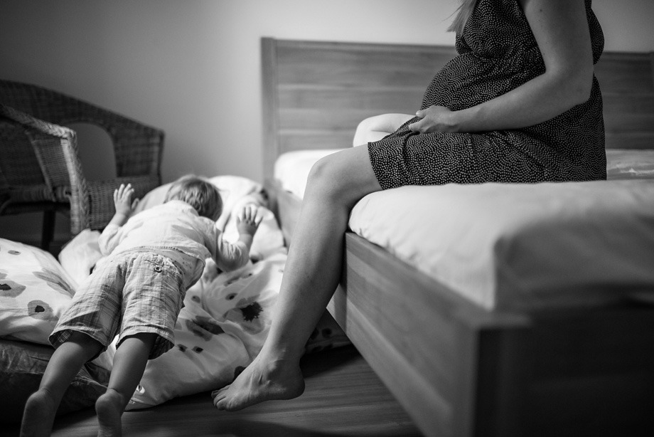 9 months pregnany portrait