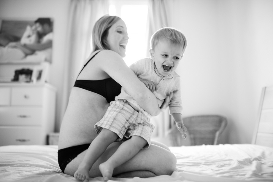 9 months pregnany portrait