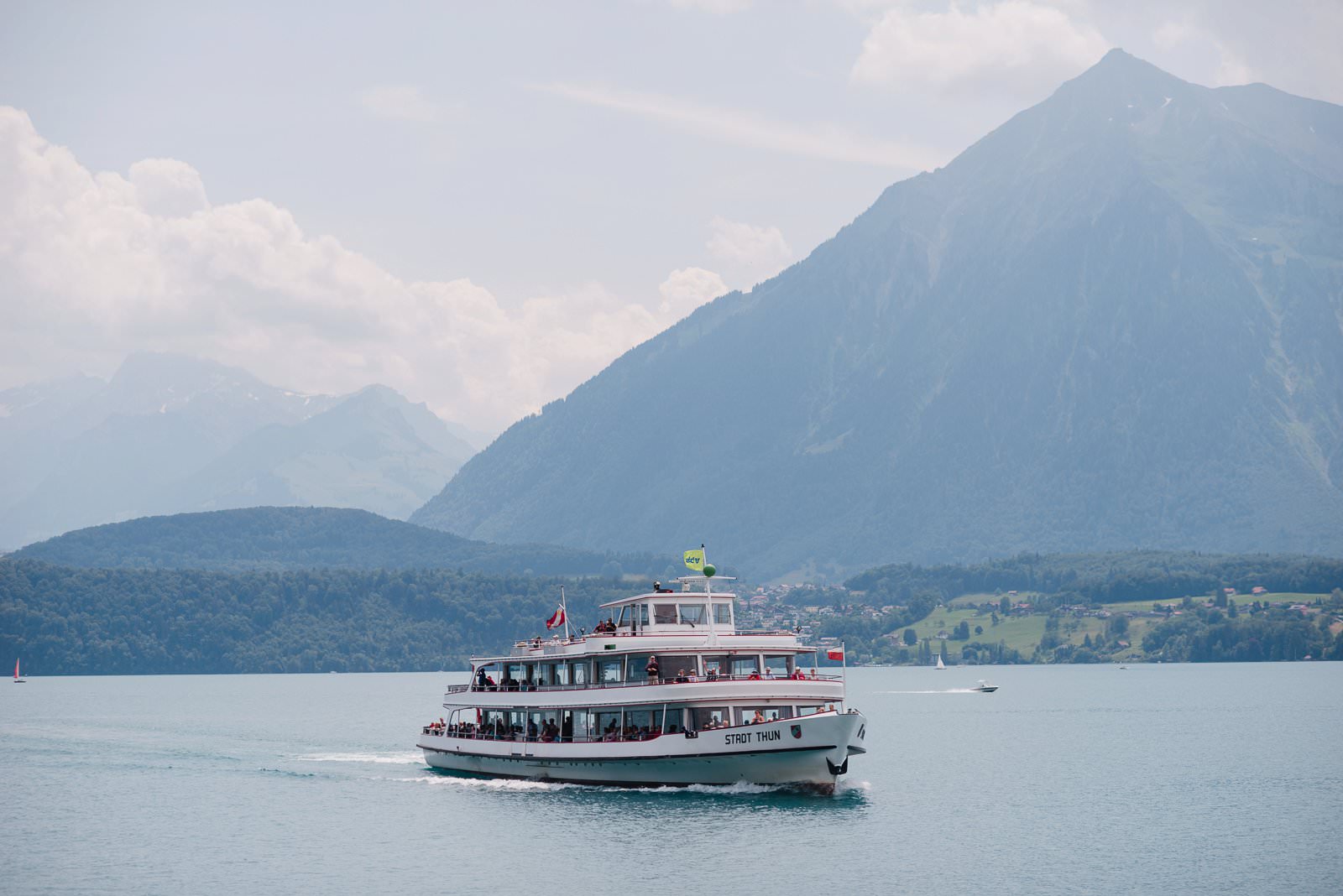 Intimate wedding at Schloss Oberhofen in Interlaken