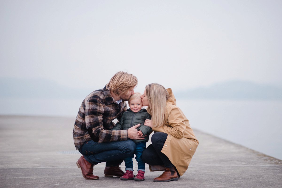 Family session in freezing cold Zug